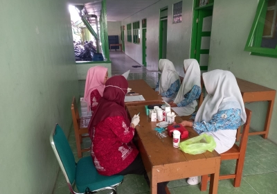 Pengecekan Anemia di Sekolah oleh Puskesmas