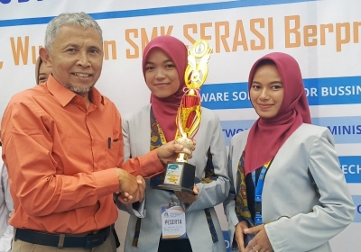 Nilam Desta & Della Fa'Ida - Juara 2 Lomba Broadcasting LKS SMK Kab. Semarang 20
